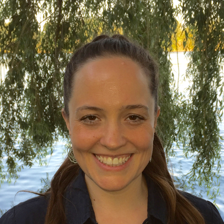 Julia Thompson headshot